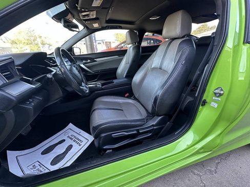 Used 2018 Honda Civic Touring image 15