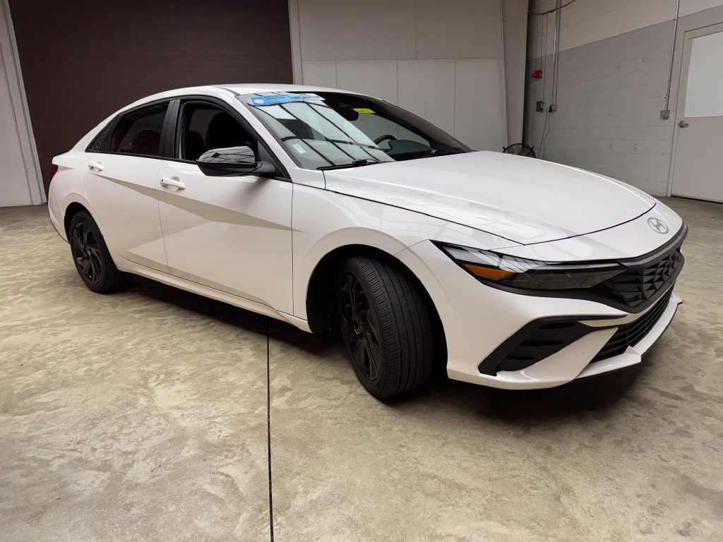 Used 2026 Hyundai Elantra Sport FWD image 7