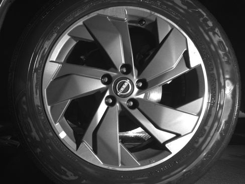 Used 2025 Nissan Rogue SV image 14