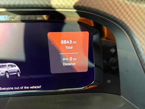 Certified 2025 Volkswagen Atlas Peak Edition SE image 19