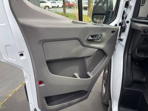 New 2026 Ford Transit 250 148 Medium Roof RWD image 12
