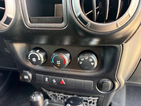 Used 2014 Jeep Wrangler Sport AWD/4WD image 13