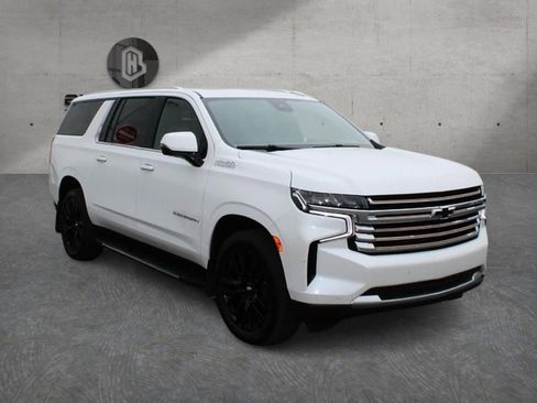 Used 2023 Chevrolet Suburban High Country image 8
