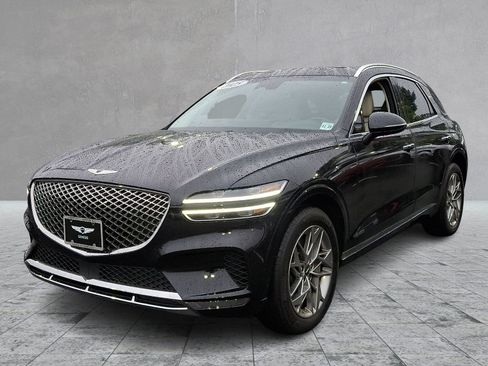 Used 2022 Genesis GV70 2.5T w/ Advanced Package AWD/4WD image 3