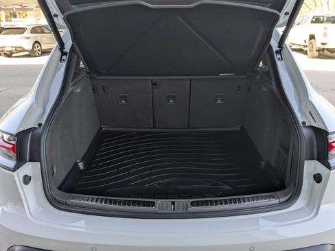 Certified 2025 Porsche Macan image 23