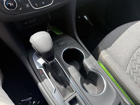 Used 2024 Chevrolet Equinox LT image 42