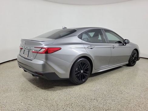 Used 2025 Toyota Camry SE FWD image 5