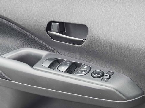Used 2025 Nissan Kicks Play S FWD image 19
