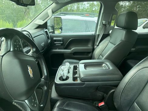 Used 2015 Chevrolet Silverado 2500 LT w/ LT Convenience Package RWD image 12