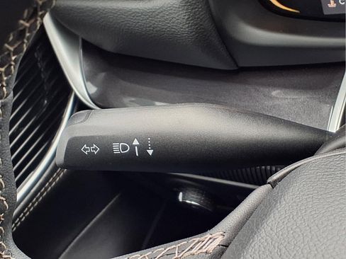 Used 2023 Jeep Wagoneer 4WD w/ Premium Group I image 19