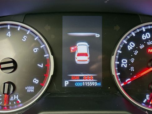 Used 2021 Toyota RAV4 LE FWD image 18