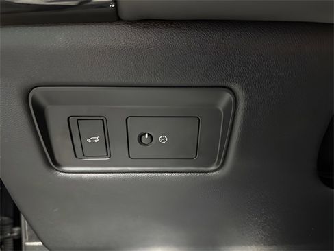 Used 2022 Land Rover Range Rover Sport HSE Dynamic image 16