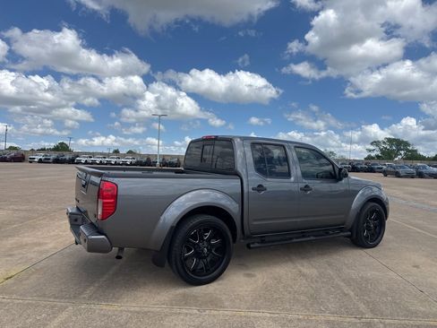 Used 2020 Nissan Frontier SV w/ Midnight Edition Floor Mats image 26
