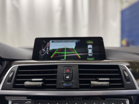 Used 2016 BMW 320i xDrive Sedan w/ Driver Assistance Package image 19