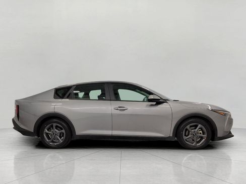 Used 2025 Kia K4 FWD image 11