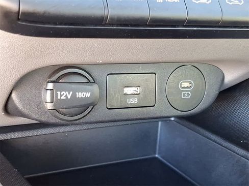 Used 2024 Hyundai Elantra SEL image 24