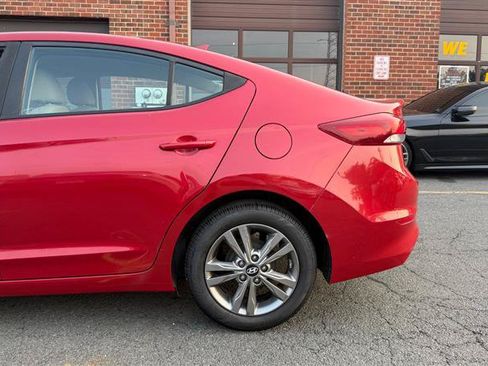 Used 2017 Hyundai Elantra SE FWD image 5