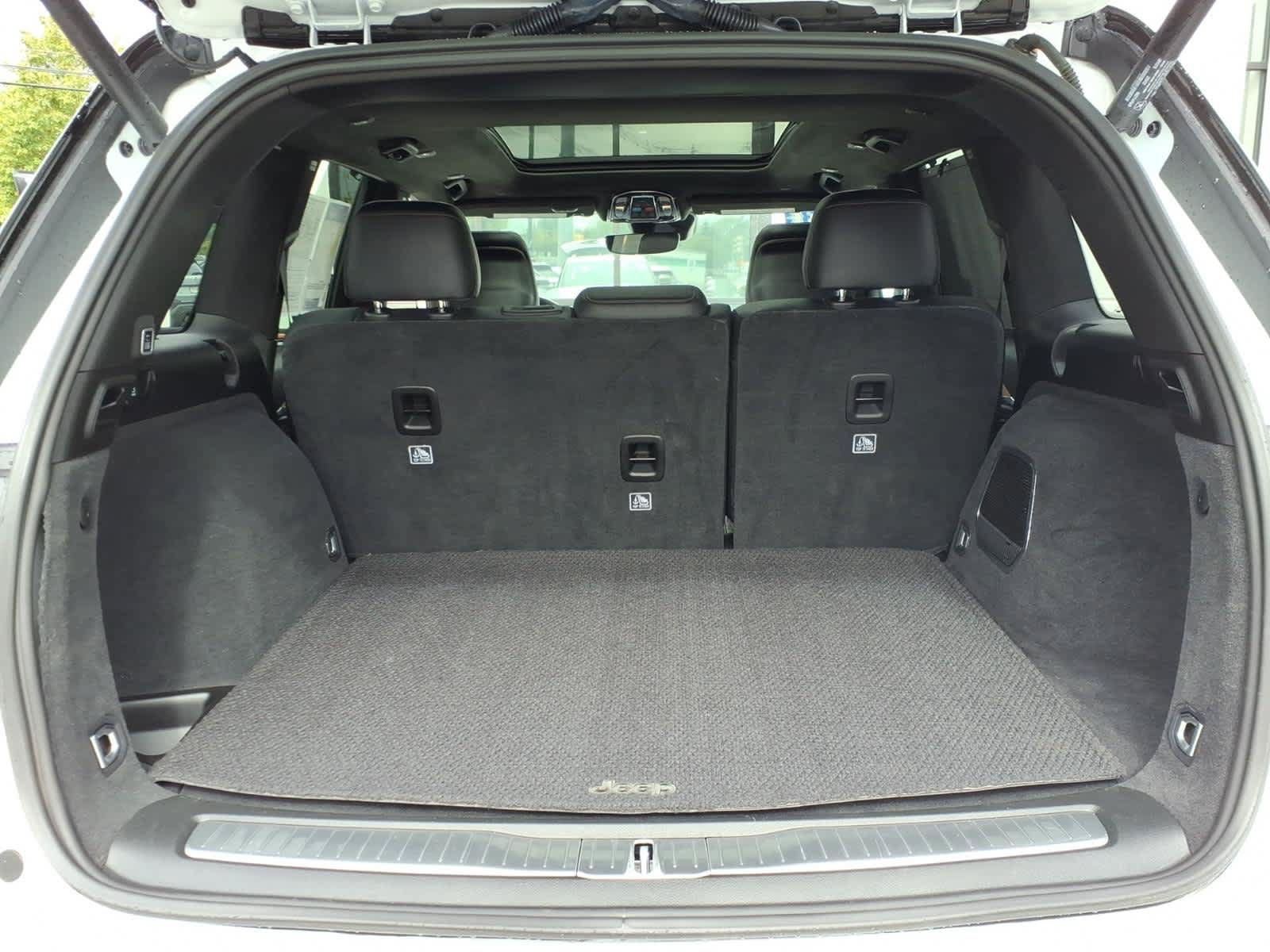 Used 2023 Jeep Grand Cherokee Summit AWD/4WD image 16