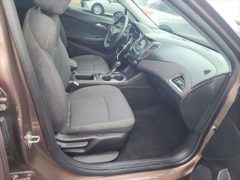Used 2019 Chevrolet Cruze LS w/ LS Convenience Package FWD image 13