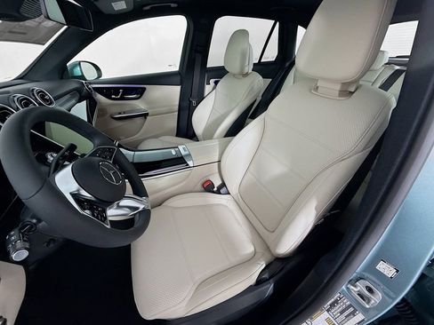 Used 2026 Mercedes-Benz GLC 300 4MATIC image 5