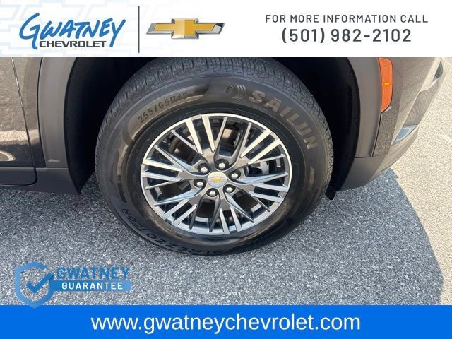 Used 2024 Chevrolet Traverse LT FWD image 12