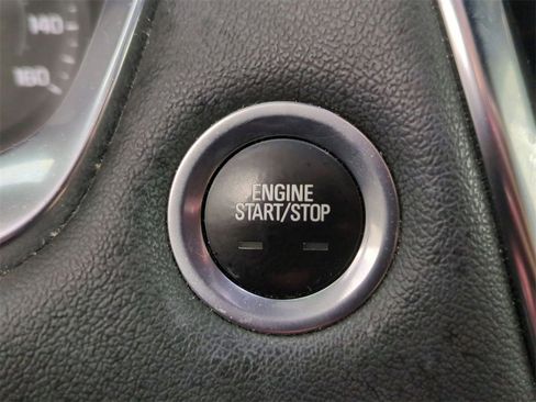 Used 2023 Chevrolet Traverse RS image 17