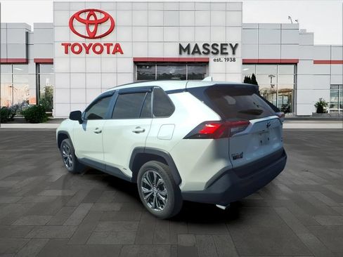 Used 2022 Toyota RAV4 XLE Premium AWD/4WD image 5