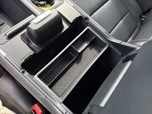 Used 2025 Ford Expedition Tremor image 32