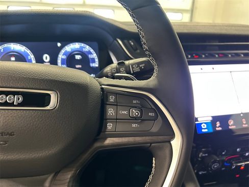 New 2025 Jeep Grand Cherokee Limited w/ Luxury Tech Group II image 20