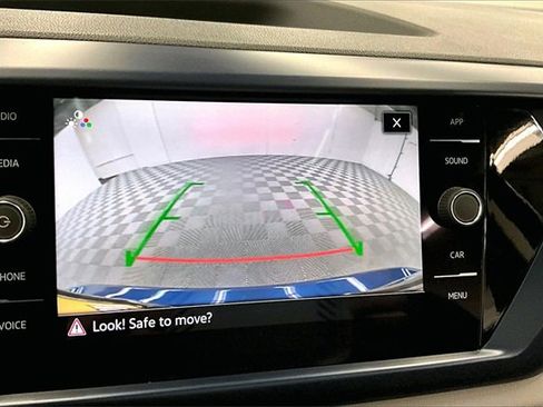 Used 2023 Volkswagen Taos SE w/ Panoramic Sunroof Package image 27