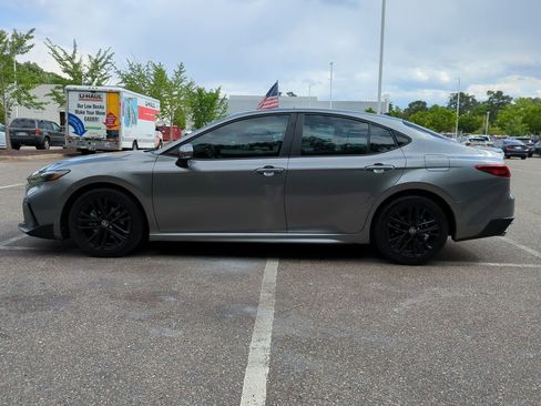 Used 2025 Toyota Camry SE FWD image 7