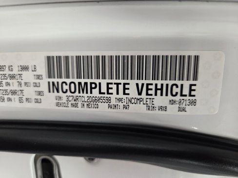 Used 2013 RAM 3500 Tradesman w/ Chrome Appearance Group image 93