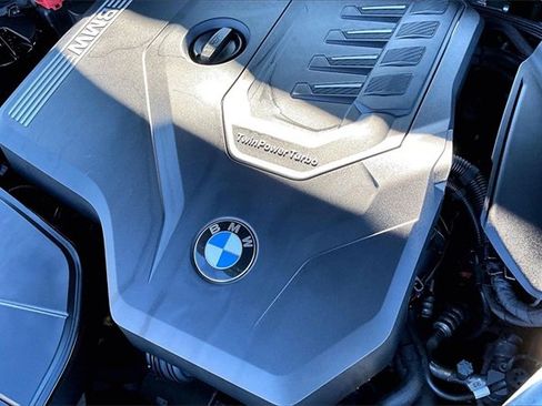 Used 2023 BMW 530i xDrive w/ Premium Package image 28