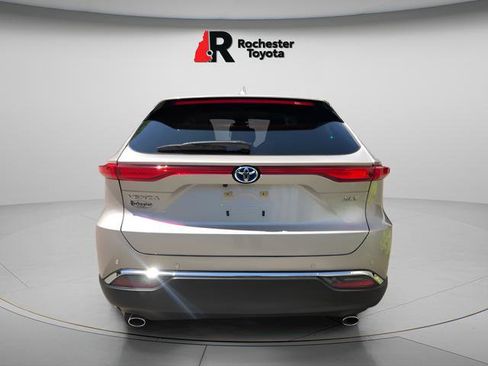 Certified 2024 Toyota Venza XLE AWD/4WD image 6