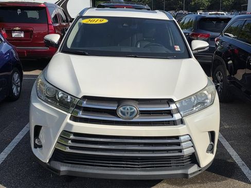 Used 2019 Toyota Highlander Limited AWD/4WD image 2