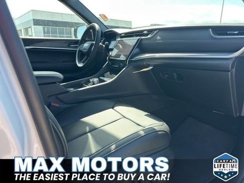 Used 2024 Jeep Grand Cherokee Limited w/ Luxury Tech Group II AWD/4WD image 47