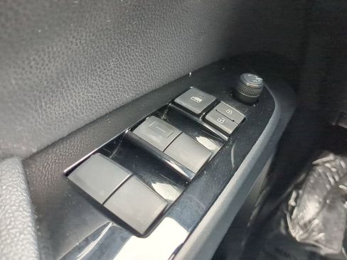 Used 2021 Toyota Prius Limited image 27