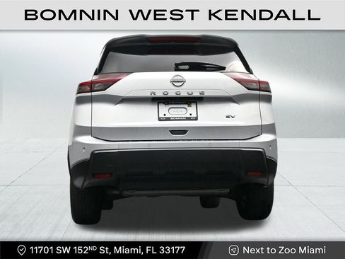 Used 2024 Nissan Rogue SV image 24