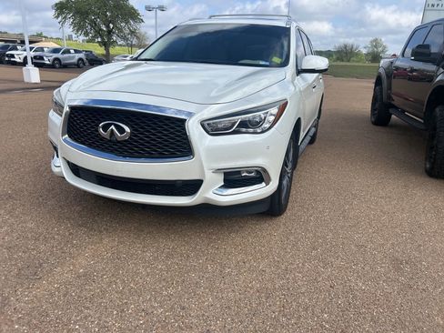 Used 2019 INFINITI QX60 Luxe w/ Sensory Package image 2