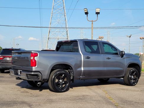 Used 2020 Chevrolet Silverado 1500 Custom w/ Custom Value Package AWD/4WD image 17