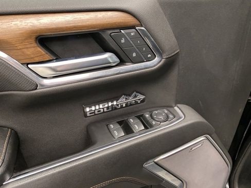 Used 2022 Chevrolet Silverado 1500 High Country w/ High Country Premium Package image 26