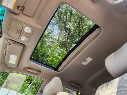 Used 2007 Toyota 4Runner SR5 AWD/4WD image 8