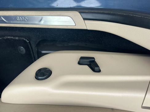 Used 2019 Jeep Grand Cherokee Limited AWD/4WD image 24