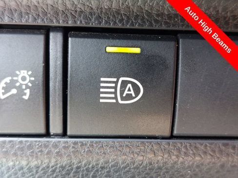 Used 2019 Toyota RAV4 XLE w/ Convenience Package AWD/4WD image 19