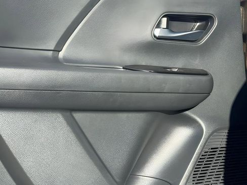 New 2026 Nissan Kicks SR image 38