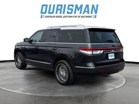 Used 2023 Lincoln Navigator 4WD image 4
