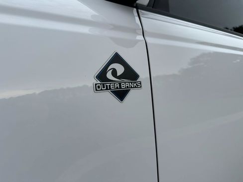 Used 2025 Ford Bronco Outer Banks AWD/4WD image 48