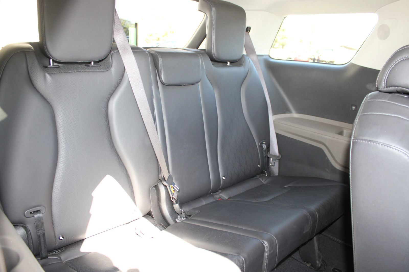 Used 2025 Kia Carnival FWD image 12