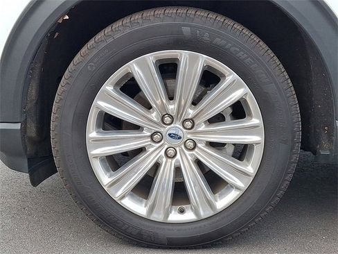 Used 2023 Ford Explorer Limited w/ Limited Technology Package image 8