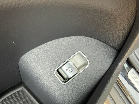 Used 2020 Mercedes-Benz GLE 350 4MATIC image 19